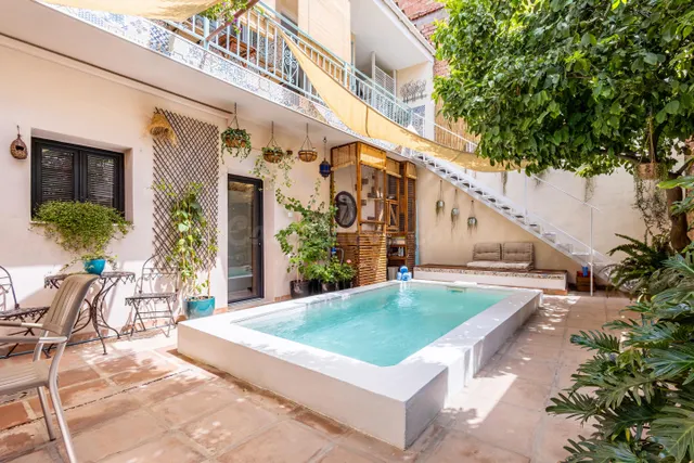 Casa unifamiliar en venta  con piscina privada, 5 dormitorios y amplio patio en Málaga — 42