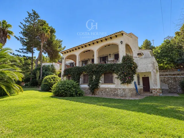 VILLA JARDI · DOBLE PARCELA, JARDINES MADUROS Y VISTAS AL MONTGÓ EN EL TOSALET JÁVEA — 7