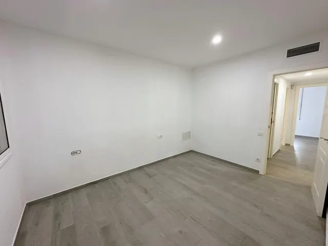 Amplia y Moderna Planta Baja Reformada en Marianao, Sant Boi de Llobregat — 18