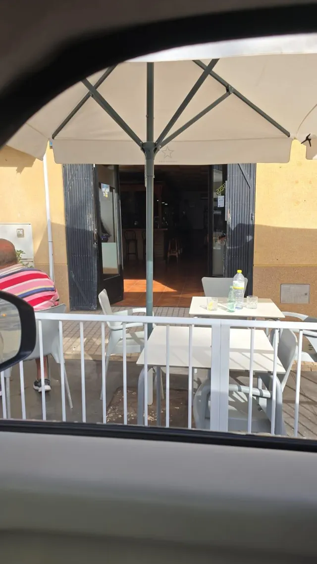 Local comercial con un apartamento en Pilar de Horadada - foto 4