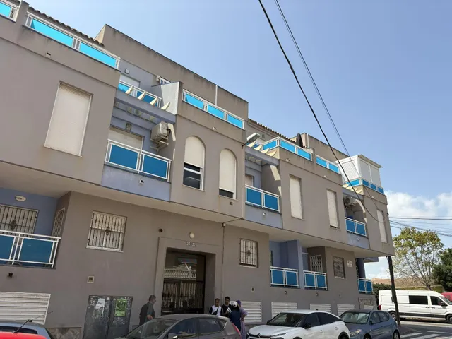 Apartamento céntrico, luminoso, y elegantemente reformado (1.ª planta). Balcón con orientación este, piscina comunitaria y a solo 800 m de Playa del Cura. — 31