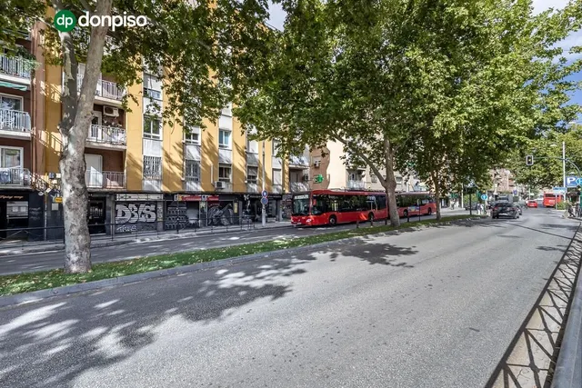 Local de 247 m2 en avenida de madrid – Granada capital — 17