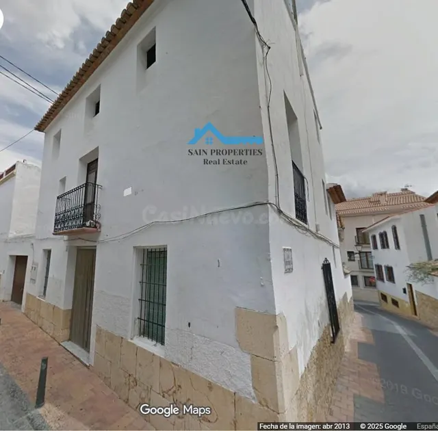 Casa de pueblo en el corazón de La Nucía, ideal para inversi - foto 2