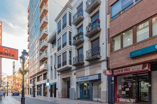 Espectacular dúplex de 4 dormitorios en el centro de Castellón — 30