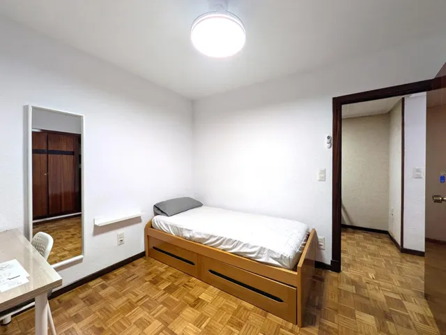 habitación NUMERO UNO NDIVIDUAL EN PISO DE 112m2 EN CESAREO 