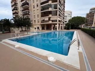 Apartamento en Benicàssim de tres dormitorios y piscina en B - foto 5