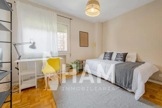 Habitación en C/ Iglesia, 33 — 35
