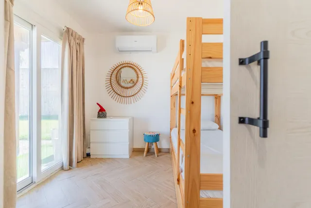 CHALET — 40