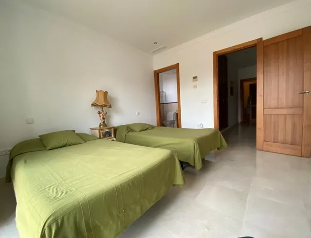 VILLA DE LUJO EN EL CAMPO DE GOLF — 15
