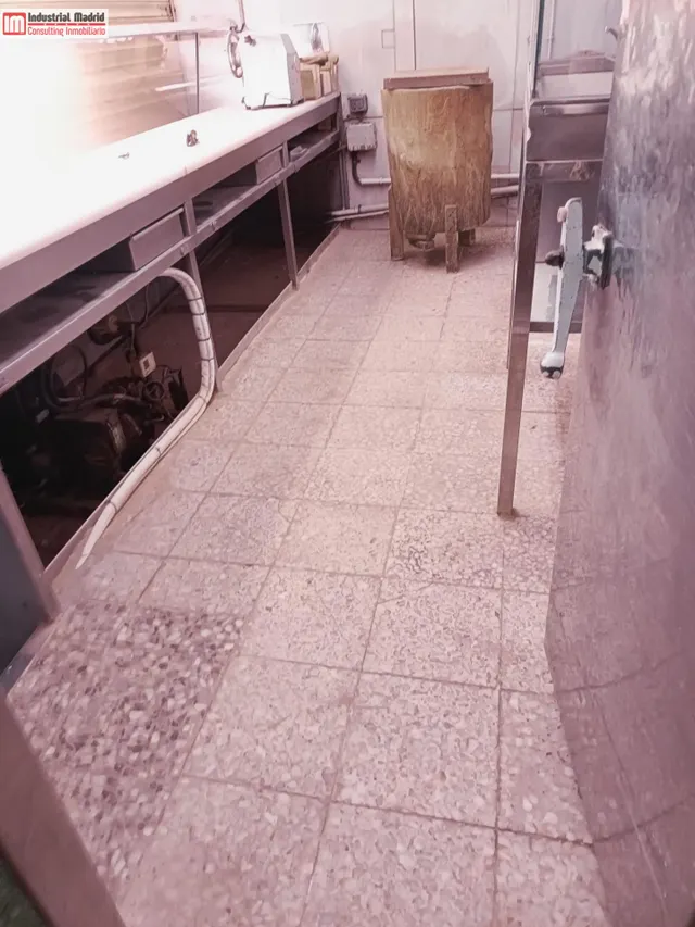 ALQUILER LOCAL COMERCIAL EN ARGANDA DEL REY — 7