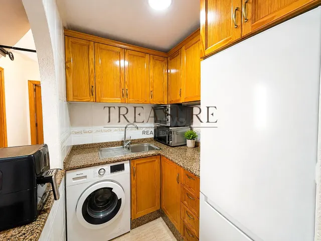 Apartamento en primera línea de mar con plaza de garaje, dos piscinas y orientación sur – Villa Cristal, Playa Paraíso — 15