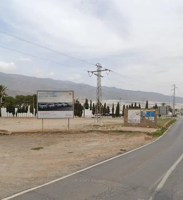 Terreno Urbano en El Ejido Norte: Tu Oportunidad de Inversió - foto 5