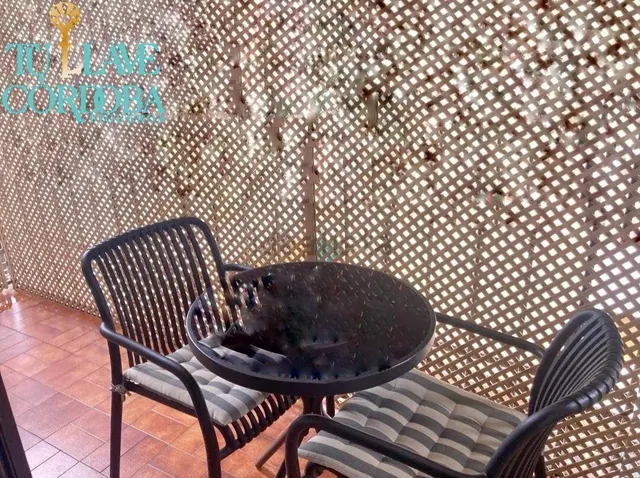 PISO CON TERRAZA Y ASCENSOR JUNTO A estaciones — 12