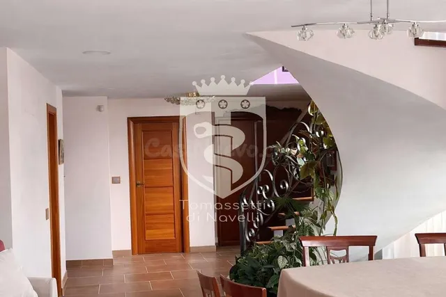 Chalet independiente de 484 m2 con rentabilidad activa en To - foto 4