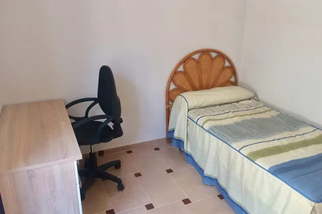 ALQUILER  habitaciones ESTUDIANTES CENTRO — 17