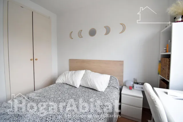 SEMINUEVO, AMPLIO Y LUMINOSO CON TERRAZA Y JACUZZI — 18
