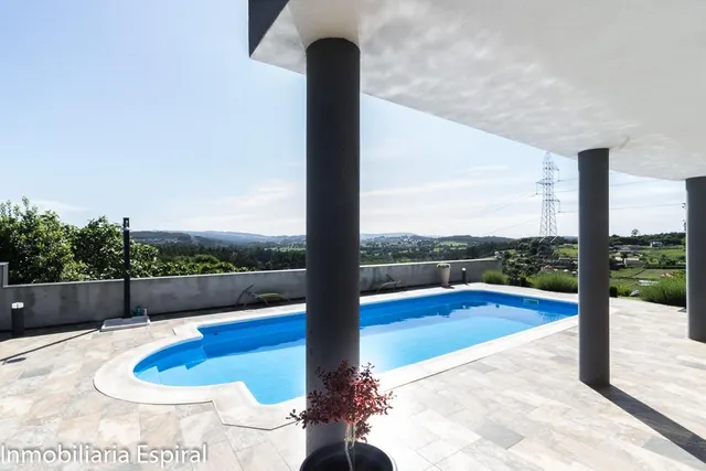 Impresionante Chalet en Abegondo con Vistas al Valle . — 47