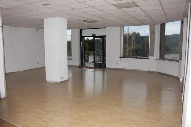 LOCAL COMERCIAL LINARES RIVAS - foto 3