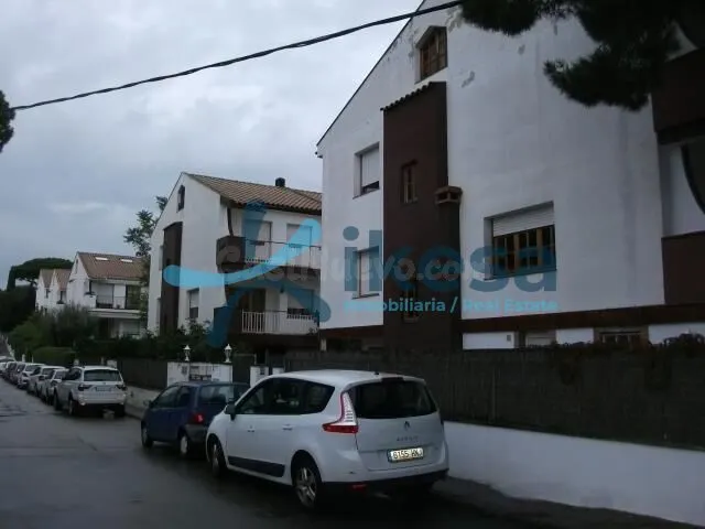 VENTA DE CASA ADOSADA EN ARENYS DE MAR, BARCELONA.