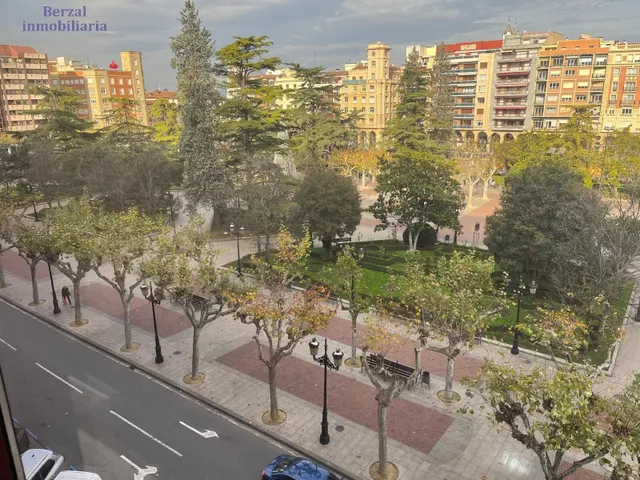 Extraordinario piso en el Espolón - foto 4