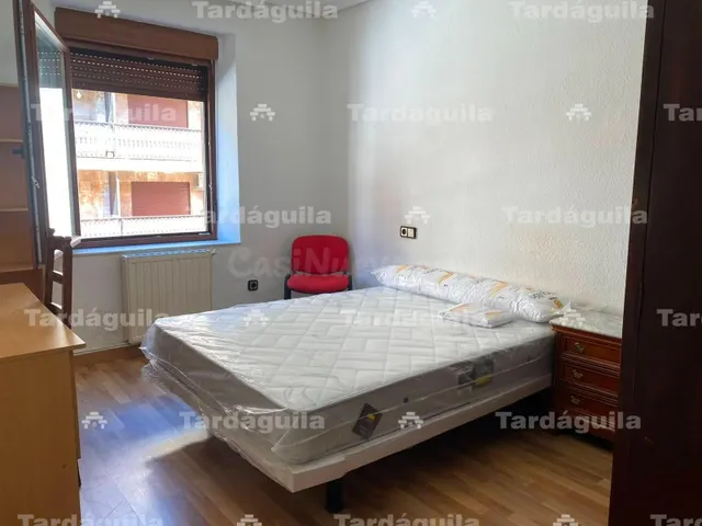 PISO DE 4 DORMITORIOS 2 BAÑOS JUNTO PLAZA MAYOR