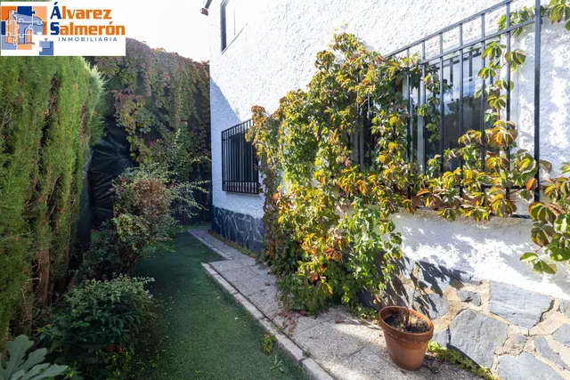 Preciosa casa en Ogíjares con piscina y jardín — 40