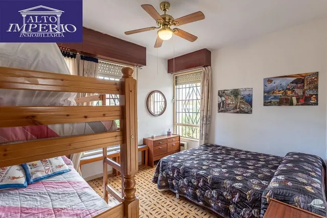 Gran casa con parcela y piscina en Cájar — 18