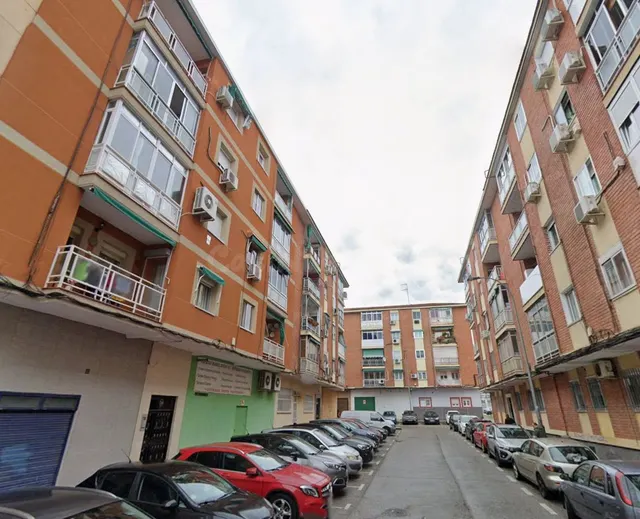Venta de piso en Parla - Madrid - alquilado — 2