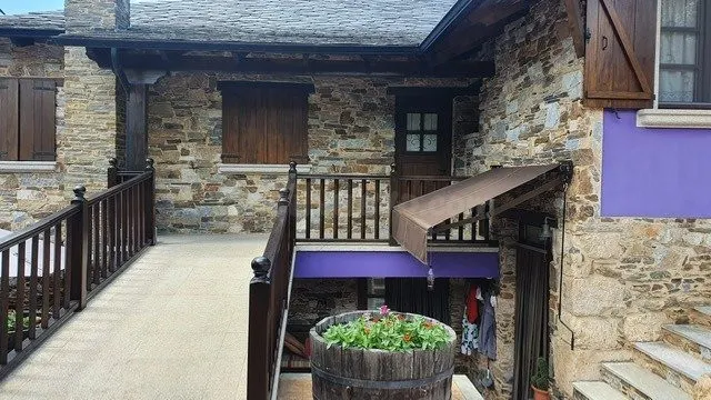 SE VENDE CASA DE PIEDRA HECHA A CAPRICHO, IDEAL CASA RURAL O - foto 3