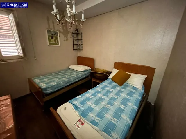 Se vende casa en Carracedelo — 26
