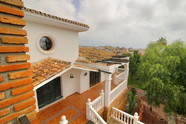 Villa Exclusiva con Vistas Panorámicas en Benalmádena — 36
