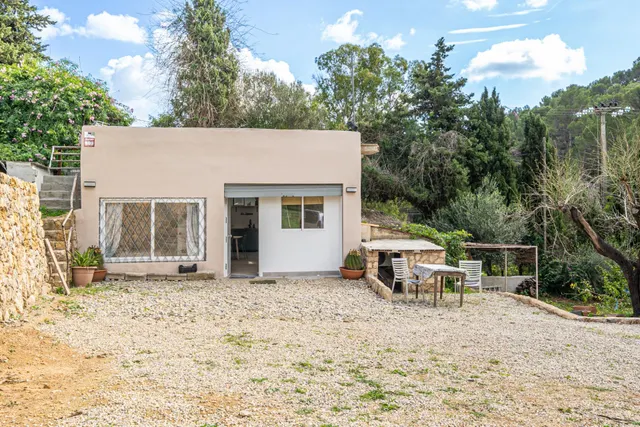Finca rústica con terreno y casa reformada — 35