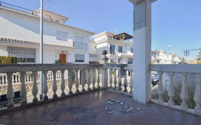 CASA Y PARCELA PARA USOS MULTIPLES. ZONA SERRALLO — 20