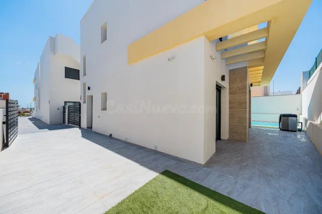 VILLA INDEPENDIENTE CON PISCINA PRIVADA CLIMATIZADA, PLACAS  - foto 2