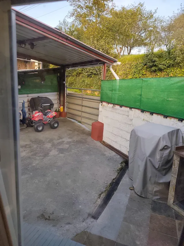 Casa reformada con terraza, finca de 750 m2 y cuadra, con vistas al Aramo — Morcín — 44