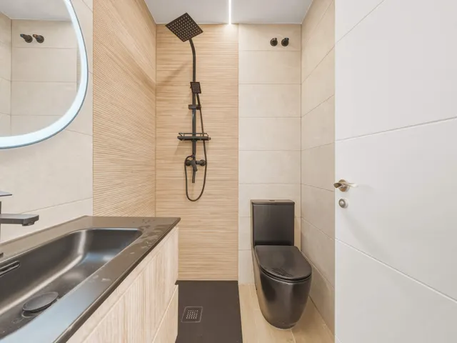 LUMINOSA VIVIENDA A ESTRENAR DE DOS PLANTAS EN COSLADA — 31