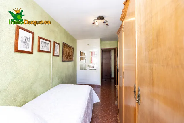 Piso de 3 dorm. en Camino Bajo de Huétor. — 18
