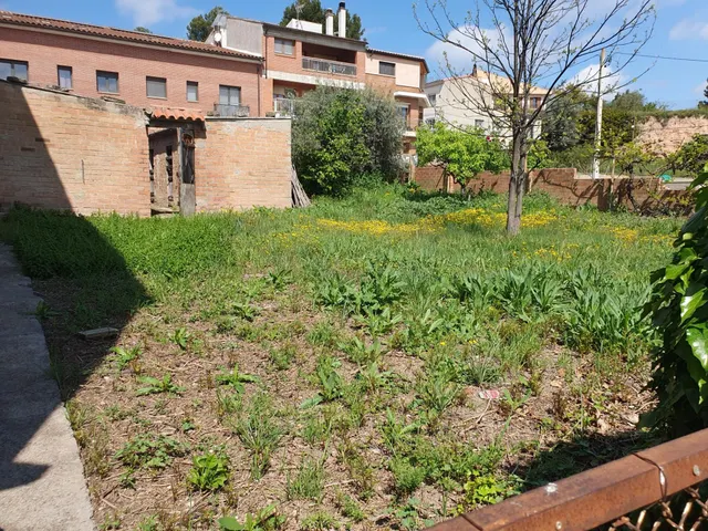 CASA EN VENDA A SANT MARTÍ DE TOUS - GARATGE + PIS + GOLFES  - foto 2