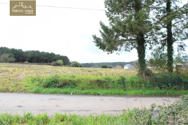 Solar de 890m2 en Oza - Carballo — 3