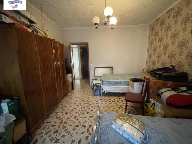 Amplia Casa en el centro de Valdeganga con Posibilidades de Reforma — 10