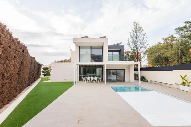 IMPRESIONANTE CHALET DE LUJO EN SANTO ANGEL - foto 3