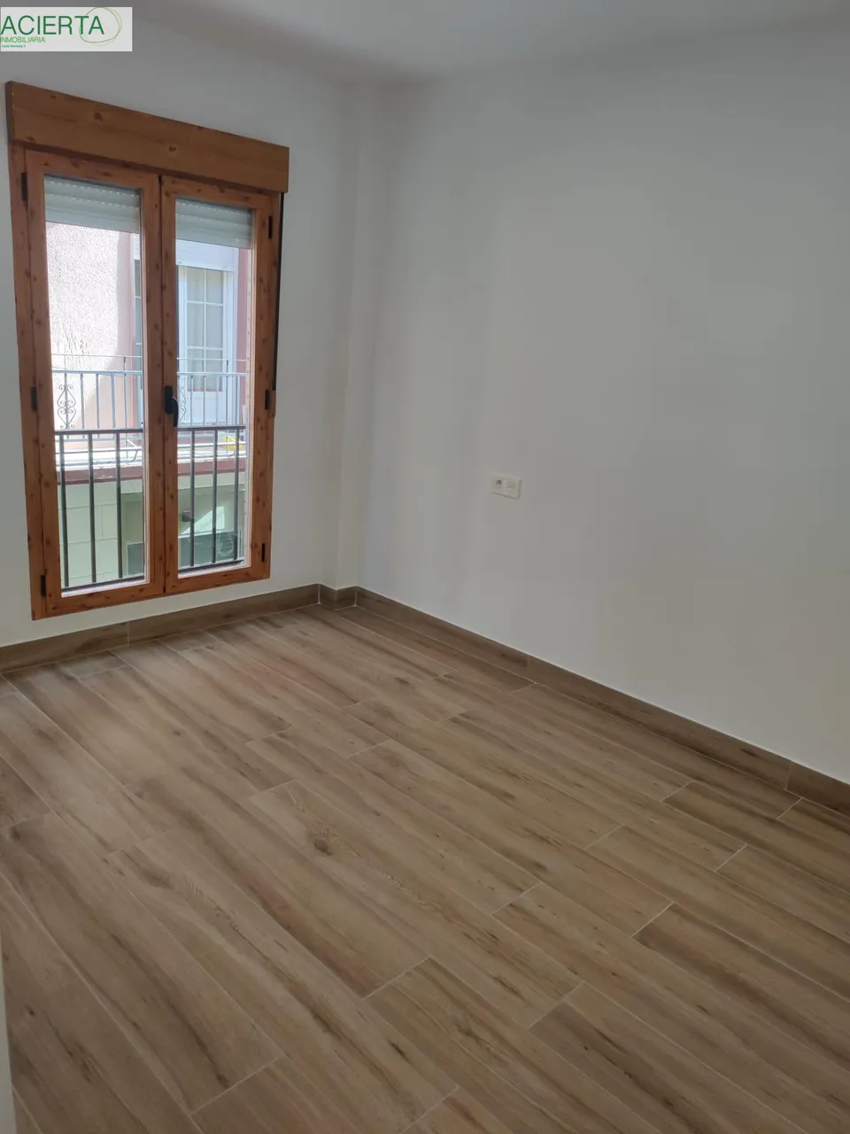 PISO NUEVO A ESTRENAR EN PLENO CENTRO DE GRANADA