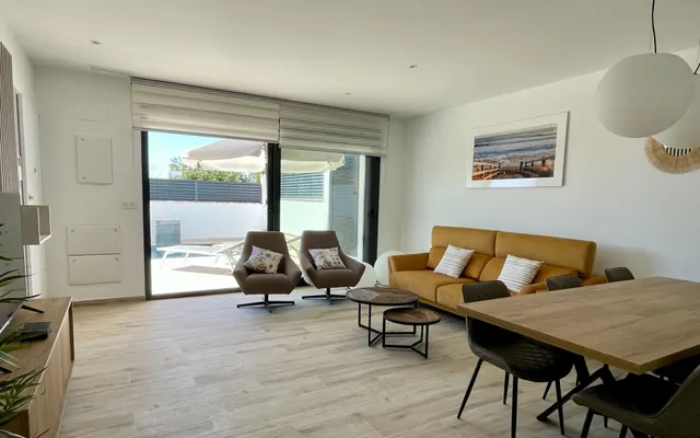 Villa independiente con piscina privada, solárium y vistas a la laguna en Moncayo — 27