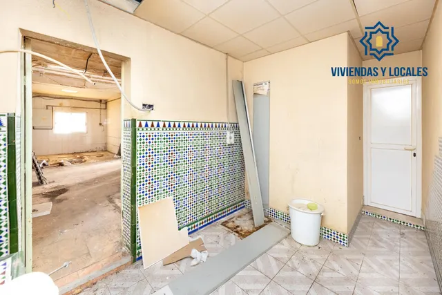 Local + vivienda en Avda. Cadiz — 45