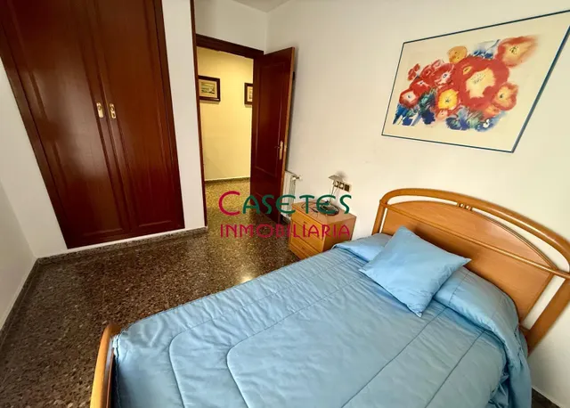 AMPLIA VIVIENDA CON PLAZA GARAJE DOBLE-CERRADA. — 17