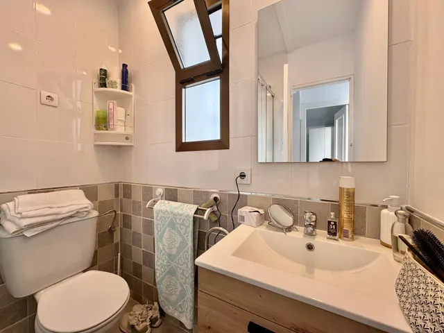 Casa adosada con dos patios privados y piscina comunitaria en Caleta de Vélez — 22