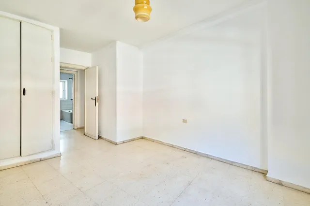 Piso en calle Tornería junto a Hotel María Luisa — 19
