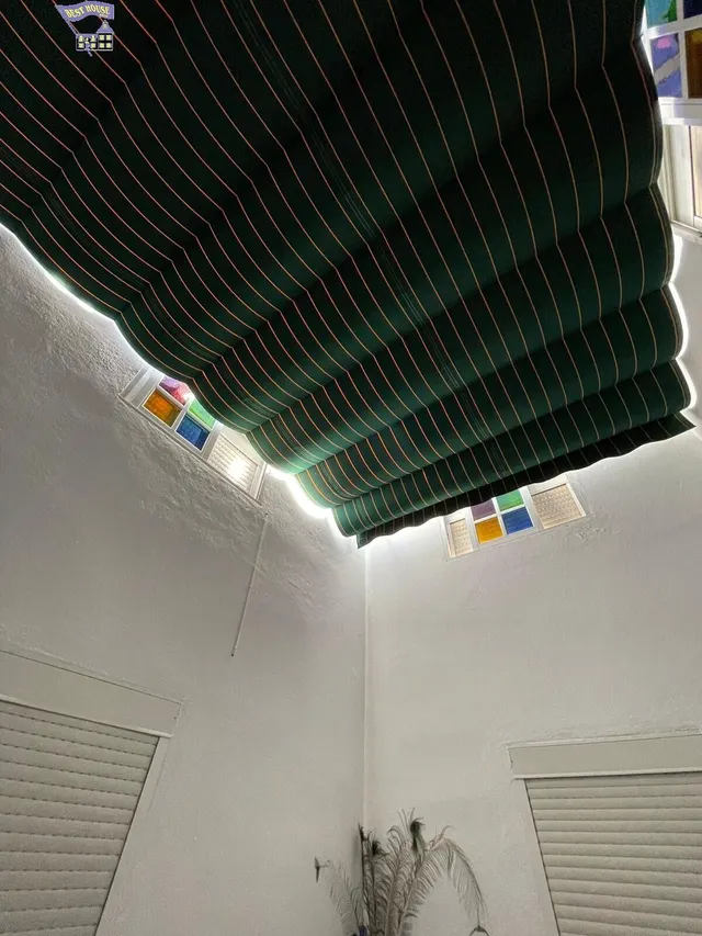 SE VENDE CASA + LOCAL INDEPENDIENTE EN ZONA DE LA CUESTA DE LA RUJANA — 23