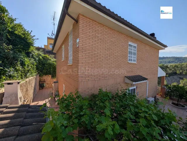 Casa a cuatro vientos con terreno - foto 2
