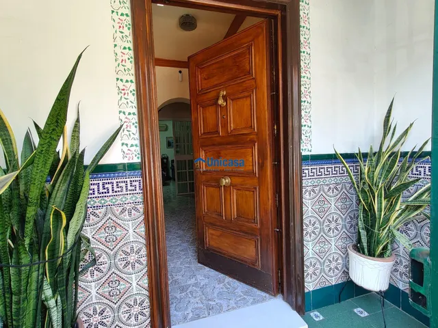 Casa mata en una sola planta con amplio garaje y precioso patio andaluz en el tomillar — 46